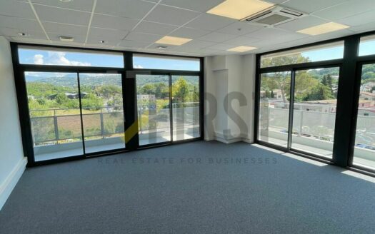 BUREAUX À LOUER À MOUGINS AVENUE DE LA PLAINE DE 205m2