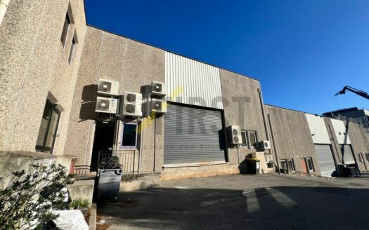 À LOUER LOCAL MIXTE AVEC 321m2 D’ENTREPÔT ET 160m2 DE BUREAUX À ANTIBES