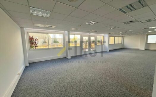 BUREAUX À LOUER DE 373m2 ENTIÈREMENT RÉNOVÉ À SOPHIA ANTIPOLIS