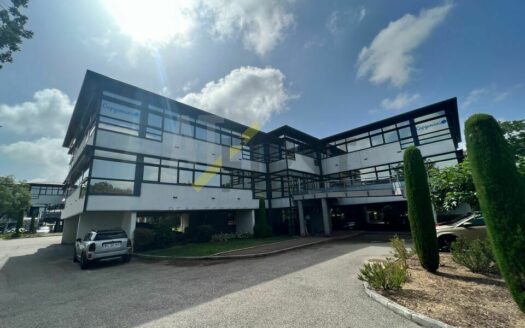 BUREAUX À LOUER DE 774m2 À BIOT