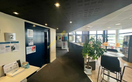 BUREAUX À LOUER DE 774m2 À BIOT