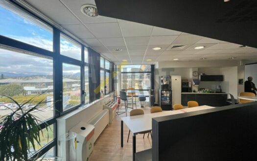 BUREAUX À LOUER DE 774m2 À BIOT