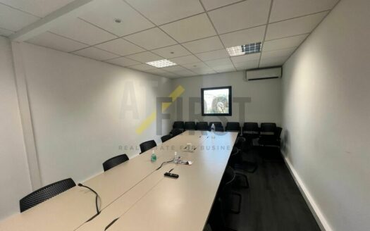 À VENDRE BUREAUX DE 370m2 À ANTIBES DANS UN BATIMENT RÉCENT