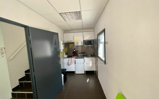 Vente de bureaux avec terrasse à Antibes  120 m² + 80 m² extérieurs
